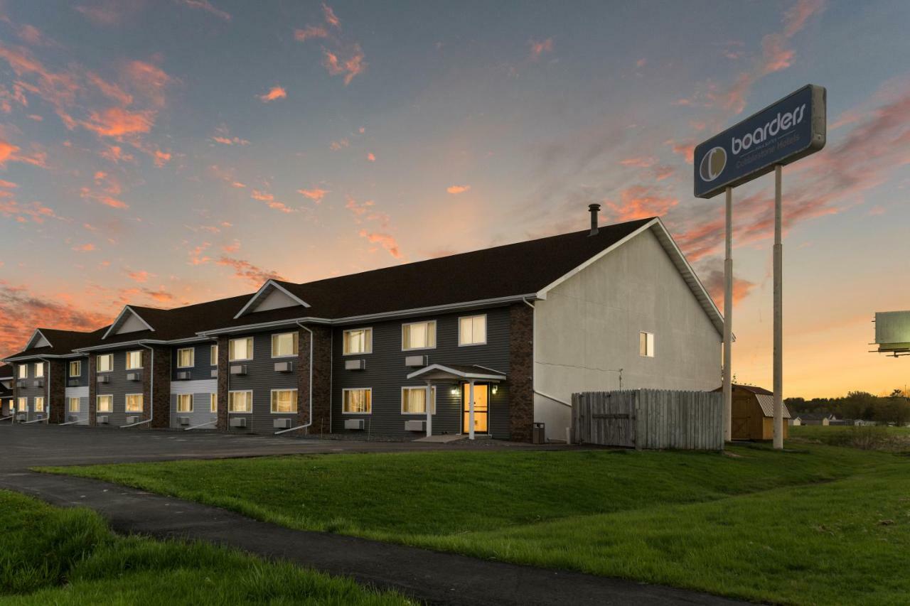 Boarders Inn & Suites By Cobblestone Hotels Superior Exterior photo